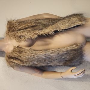 Faux fur vest. Small
